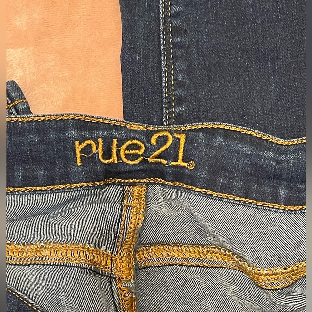 Blue Jeans - Picture 3 of 5